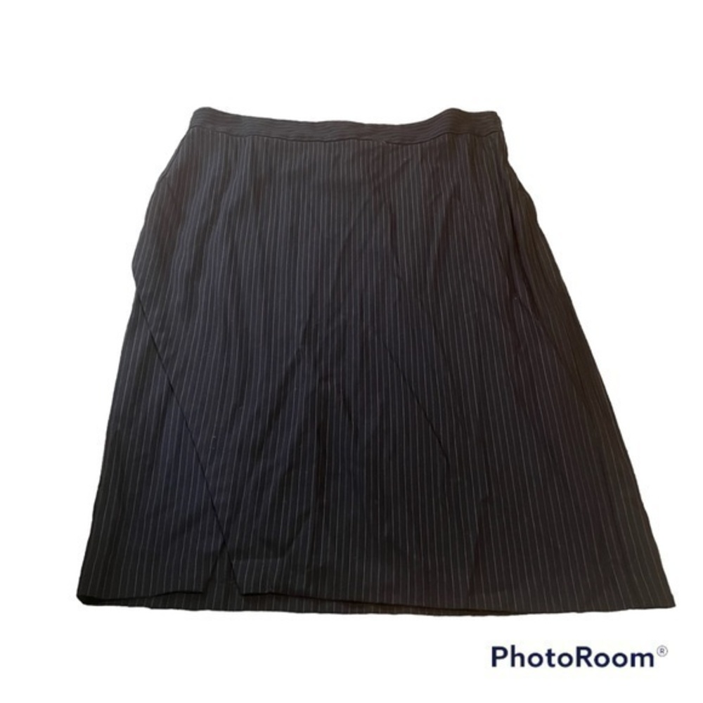 Pin striped Sisley Italian pencil skirt